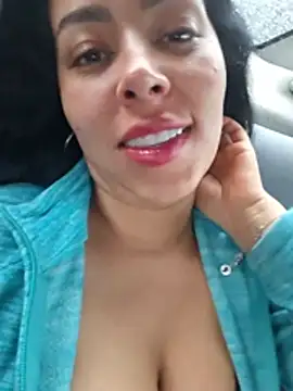 Luianna - Take off my top and drool on my breasts