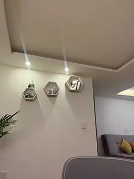 Tamy_xoo - Plug on my Ass