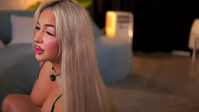 LisaLorenz - boobs play