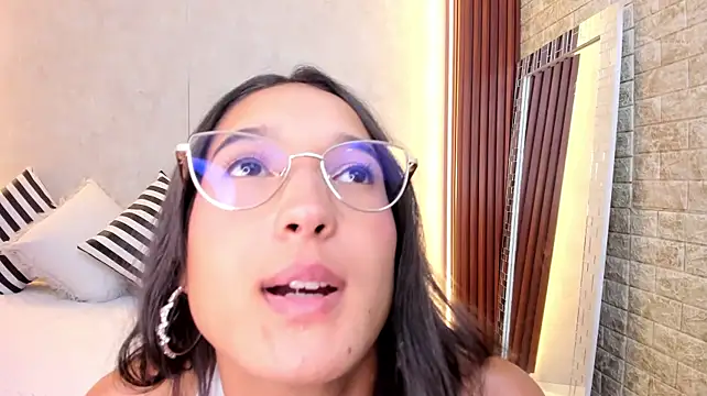 Mia-moretti - spit nipples and rub