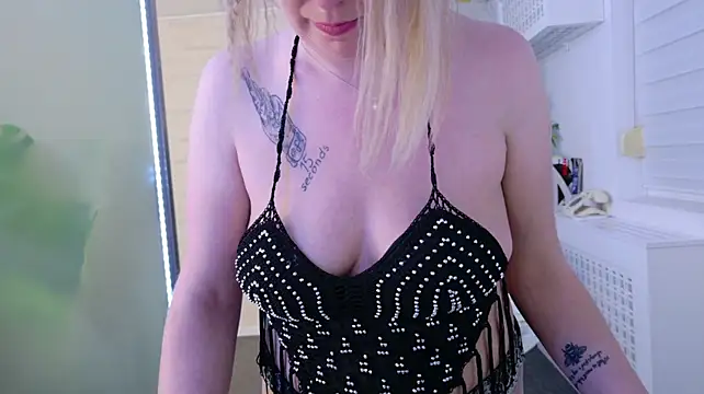 MaddyVelvet - 💜Naked time
