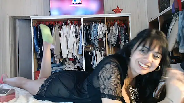 Mickyta - Me meto al baño desnuda