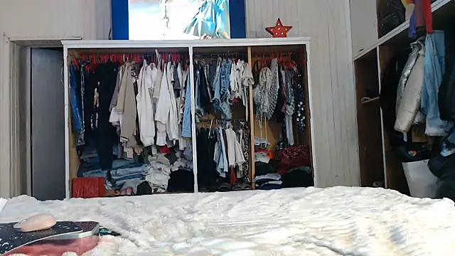 Mickyta - Me meto al baño desnuda