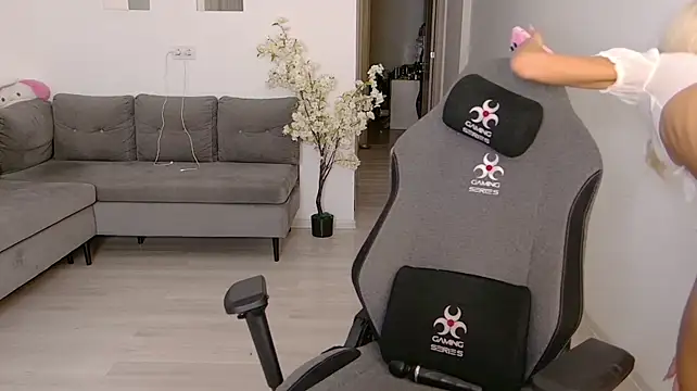 LovelyBianca - PUSSY PLAY 😈💦