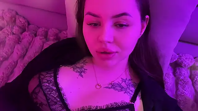 AlmaryKim - show ass + spanks + play with kitty ^^