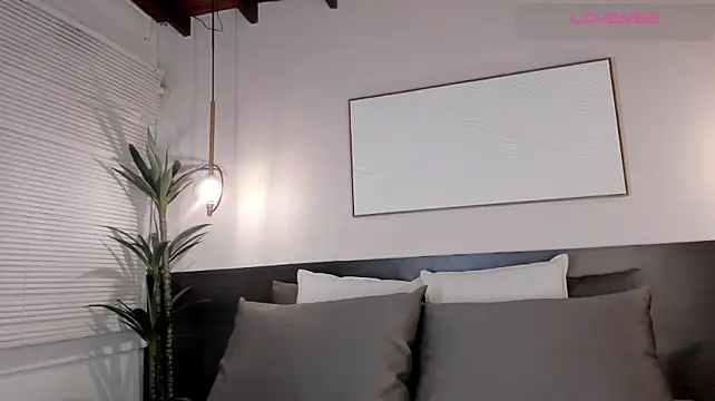 GretaVelvet - Spit pussy + fingering hard!🥵
