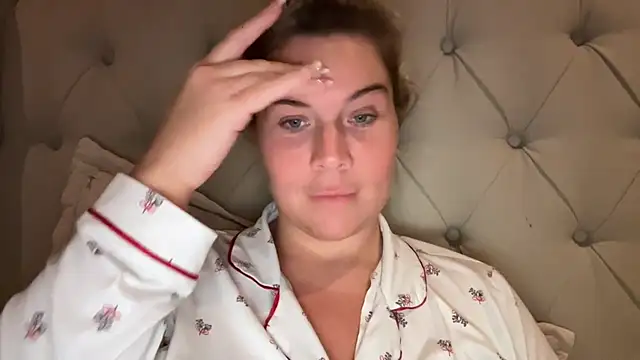 Erincheshire - LT GETS CONTENT & SNAP