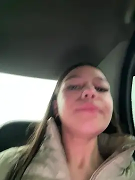 Alyshanon18 - CUM IN PUBLIC😱ticketshow
