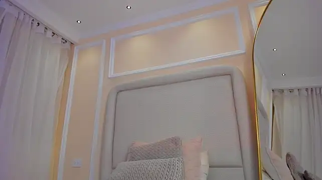 KatieBoison - TORSO IN PUSSY + RIDE DILDO NO MERCY