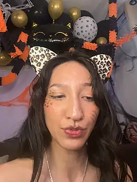 Peiton_steele7 - Show oil body gatita 🐈