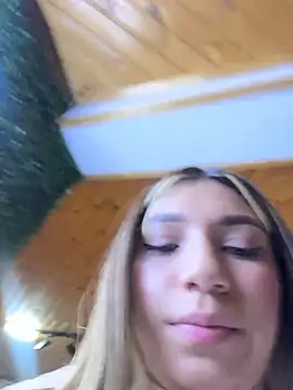 Issa_pink18 - show oil body