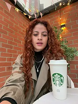 Alana15 - SNEAKY FINGERIN IN PUBLIC