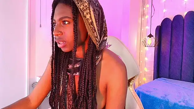 Queen_perla_ - oil on my tits