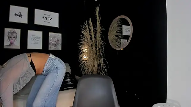 April_se - Slide fingers on my pussy, tease