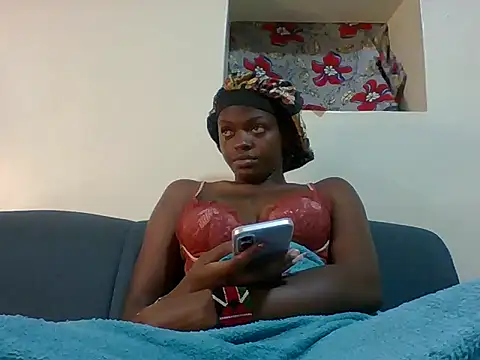 Sexy_Essiie - ;1453 tk massive boobs and ass