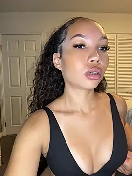 Nikkiloveee