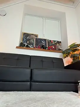 Home_horny_eva - squirting on your face (camera)