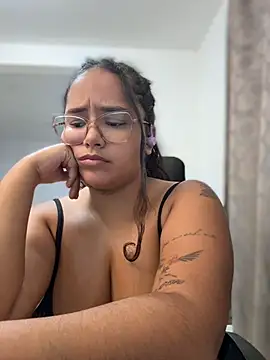 CurlyGirl_1 - Oil in boobs