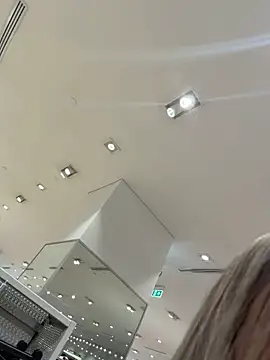 Mia_Rosee1 - Show squirt in bathroom mall💦💦💦💦