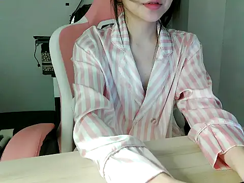 Linh-Barbie - 🌷• show boobs(khoe ngực)