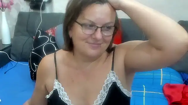 KittyCharm - finger in pussy