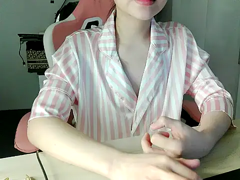 Linh-Barbie - 🌷• show boobs(khoe ngực)