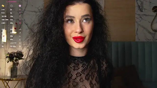 AgataMercer - zoom face with lips play