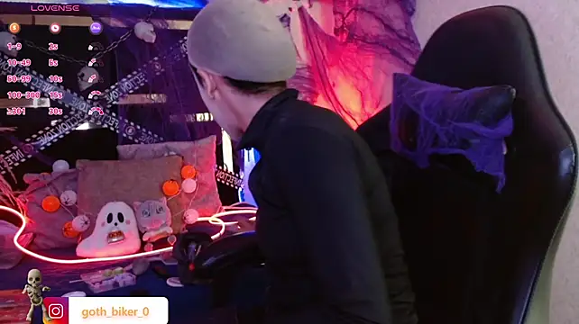 Bunny_O - Spread ass and naked + rub anus