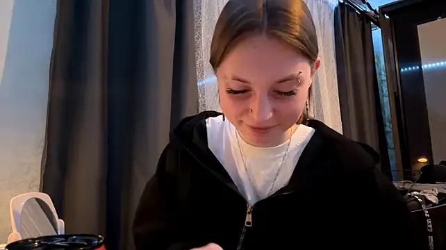LexieParmele - Eye contact