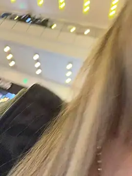 Mia_Rosee1 - Show squirt in bathroom mall💦💦💦💦