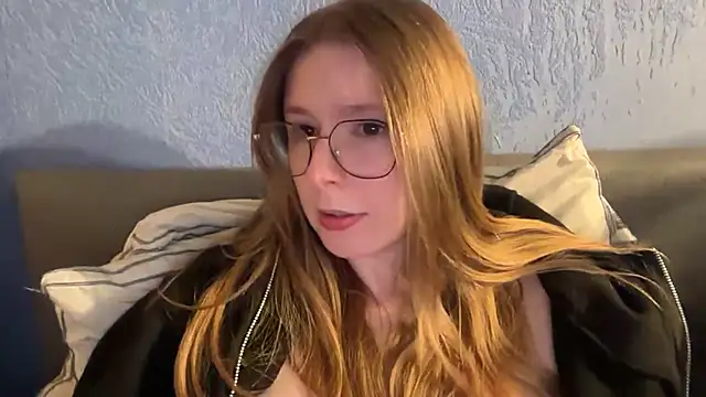 Thepretiestgirlhere