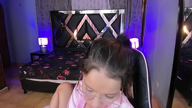 Linda4Petite