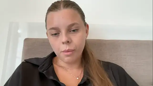 AmieLendor - Video masturbating pussye xtreme closeup
