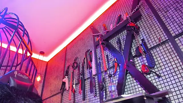 NAILAHARD - PEGGING SHOW