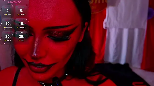 Cassadyy - Take off top + drool on tits