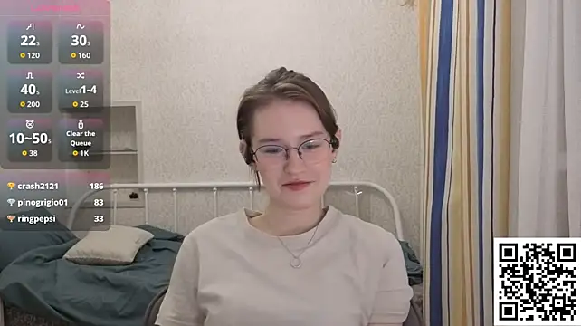 PliantMissus - Eyes close to camera