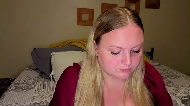 Phatassblonde - play with pussy in public