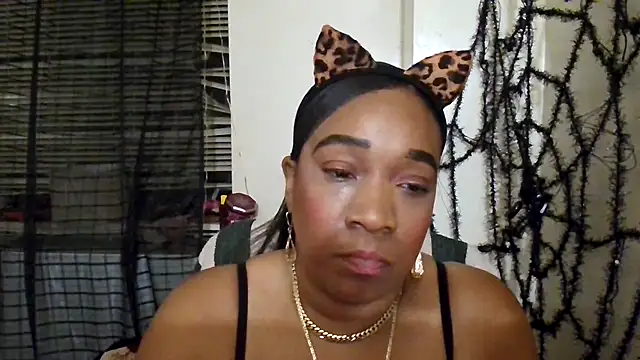 Mzpretty444 - SMOKE F & VIBE "FUK MACHINE"