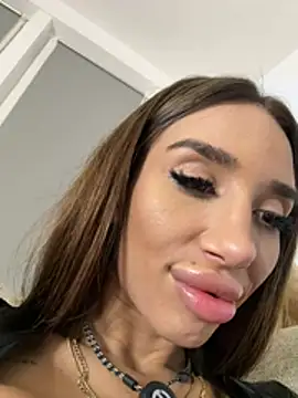BlueEyes_BB - Let this pussy outside : Naked