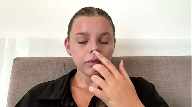 AmieLendor - Video masturbating pussye xtreme closeup