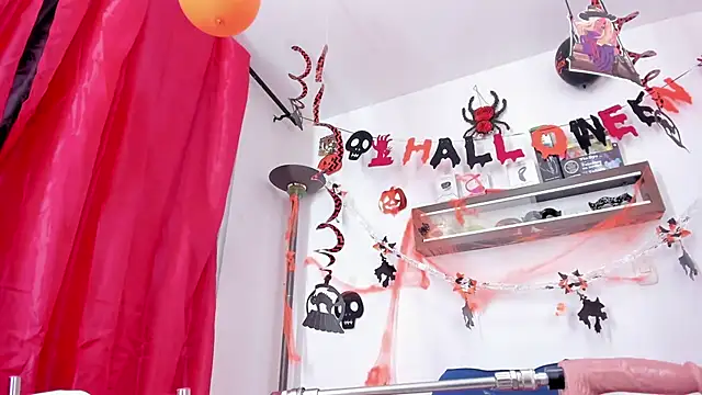 Miaroberts69 - dedos en mi y toy control 4 mtos🚨