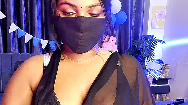 Goddess_niharikaa - Change attire ....