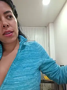 Luianna - Sucking on a hot woman's tits in public