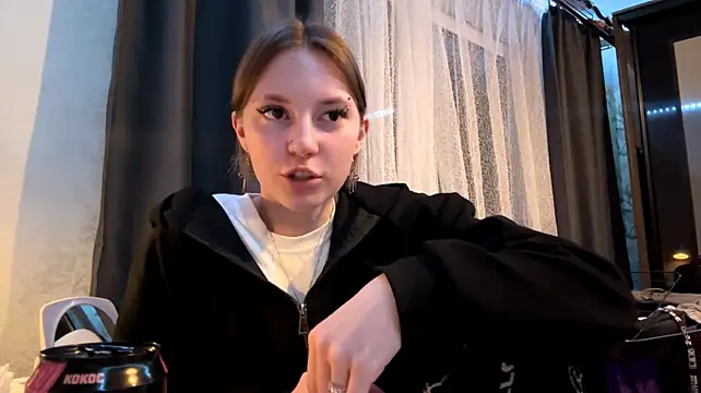 LexieParmele - Eye contact
