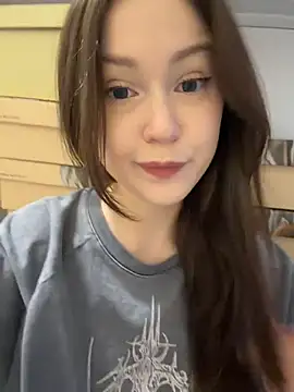 Peachy_Dream - massage my pussy under shorts and moan !