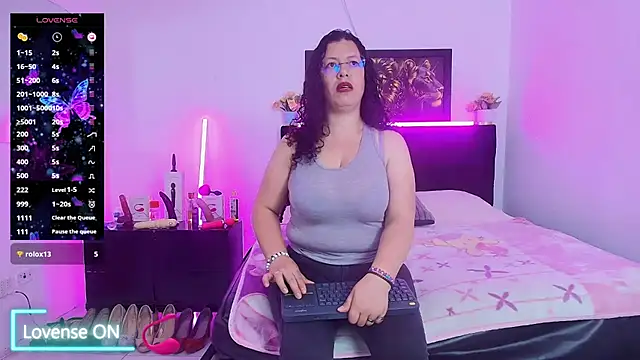 Zaly_mature - Full naked and zoom tits and ass