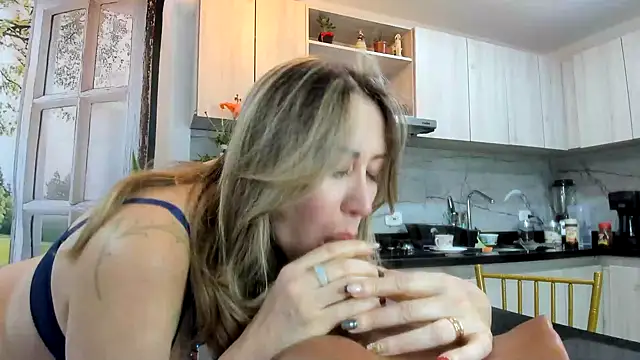 Ashleymilf_1 - make me vibrate make me touch me