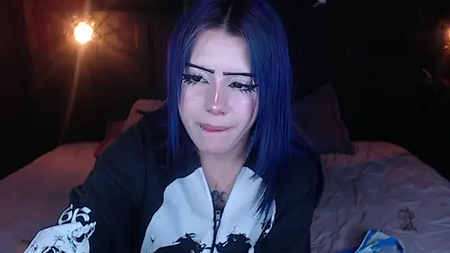 Fyreandfox_ - shoiw ass and move it