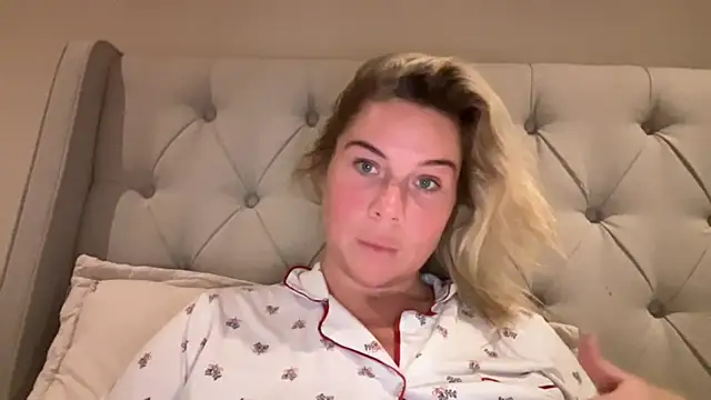 Erincheshire - LT GETS 9 MIN SQUIRT VID