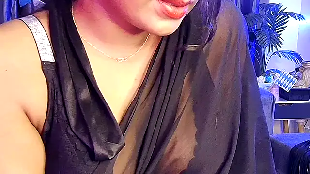Goddess_niharikaa - Change attire ....